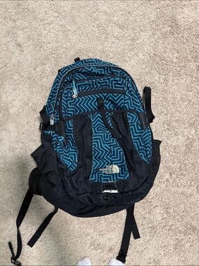 north face 2008 collection backpack The Cobra 65L inch laptop compartment provides protection The North Face Recon Backpack